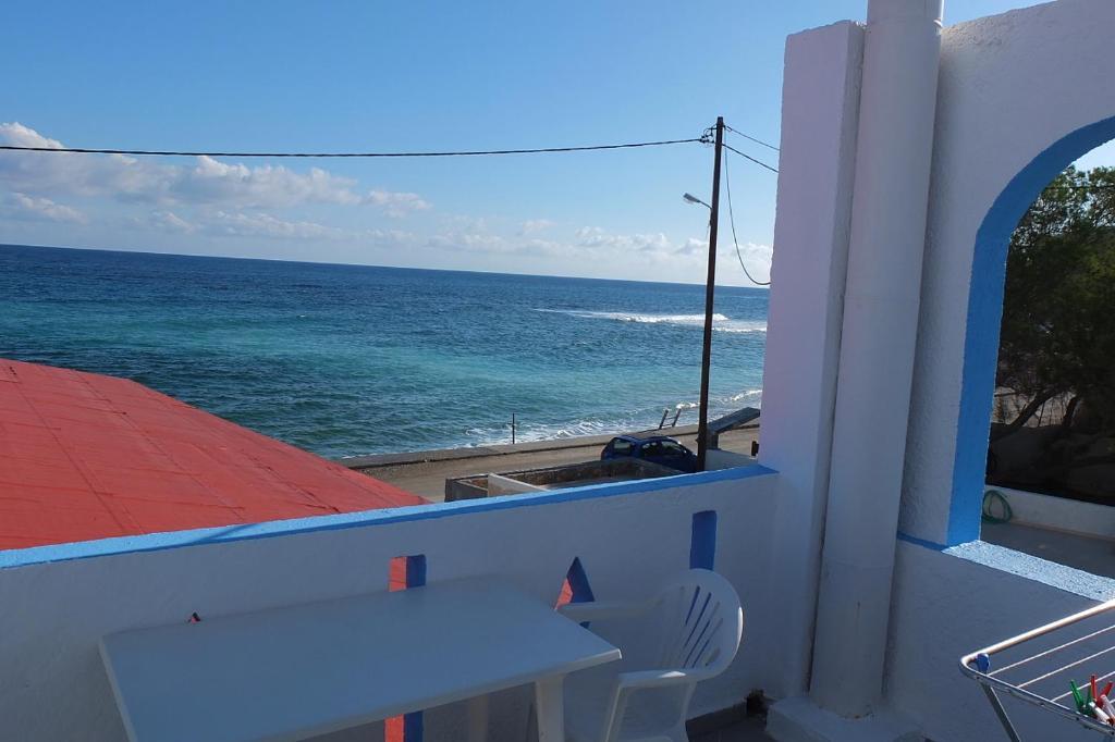 Socrates Apartmens & Restaurant Milatos Room photo