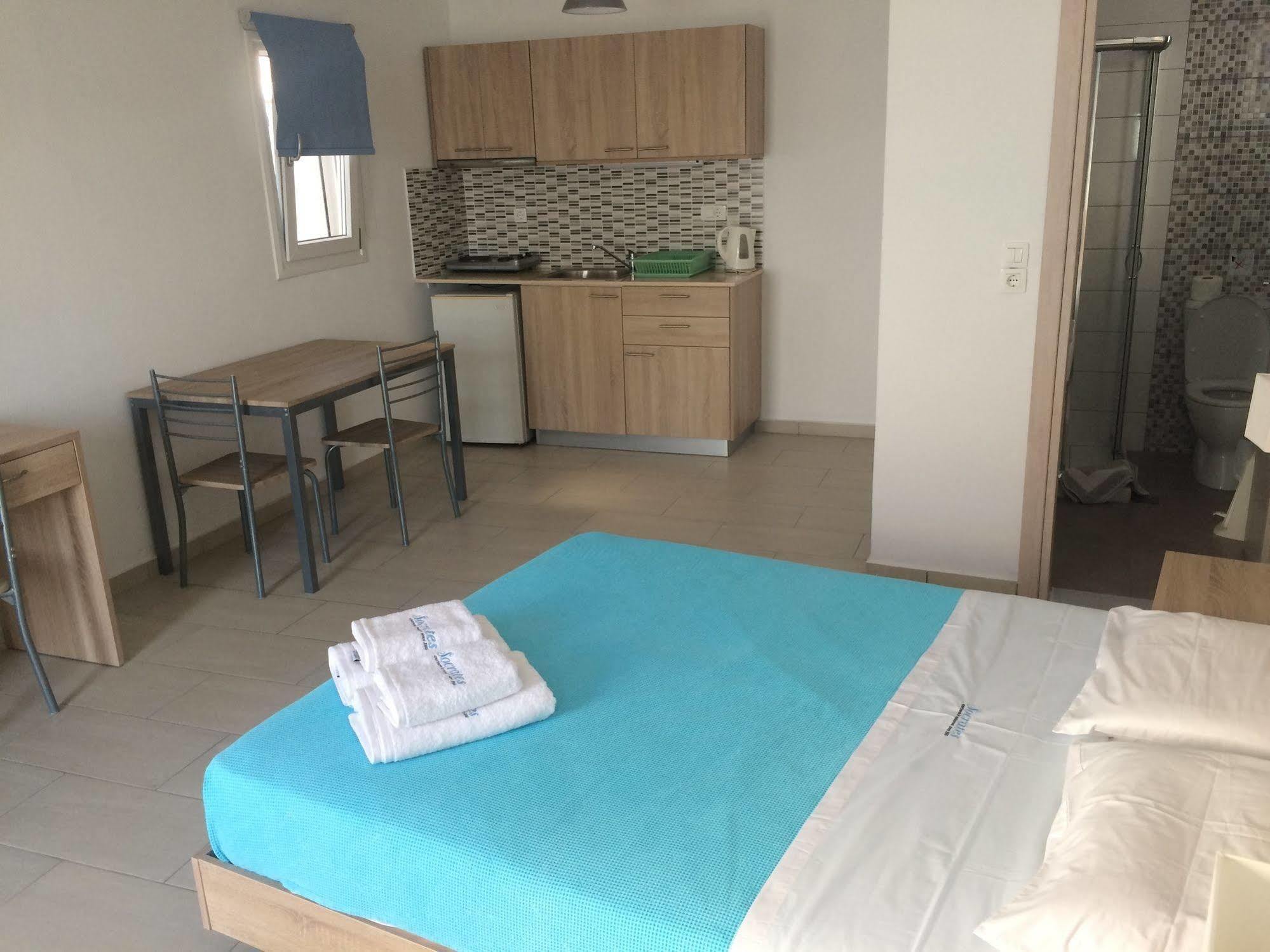 Socrates Apartmens & Restaurant Milatos Exterior photo