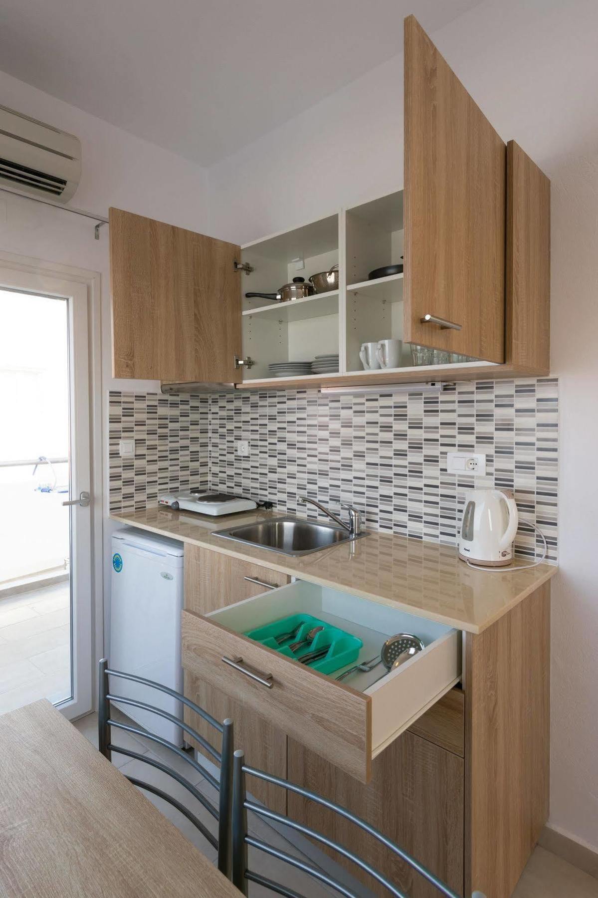 Socrates Apartmens & Restaurant Milatos Exterior photo